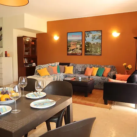 Roy's Place By Interhome Apartment